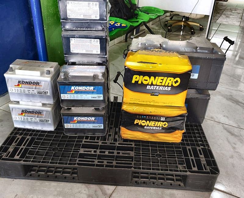 Baterias Kondor e Pioneiro no estoque da loja