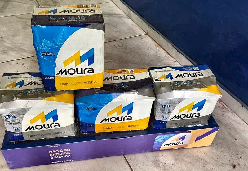 Baterias Moura convencional e EFB na loja