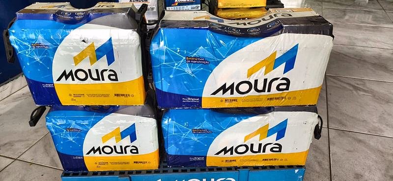 Baterias Moura de linha pesada M100HE e M180BE no estoque da Ligue Baterias